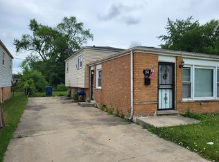 34 Wells Ave, Harvey, IL 60426