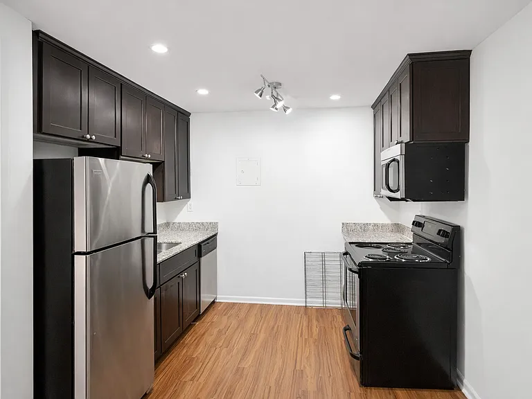 The Denn Apartments — Photo 7