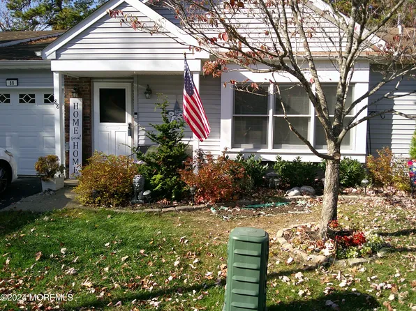 88 Chaucer Court, Lakewood, NJ 08701