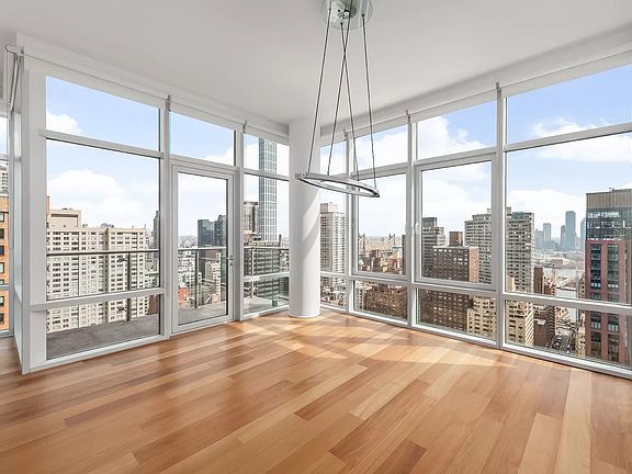 4th image of 310 E 53rd St APT 30A
