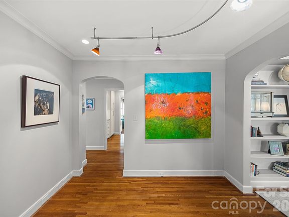 5th image of 1407 Lilac Rd