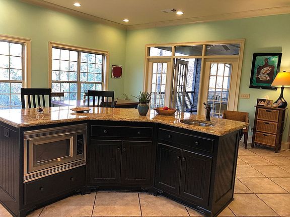 3rd image of 2500 Lakewood Cir