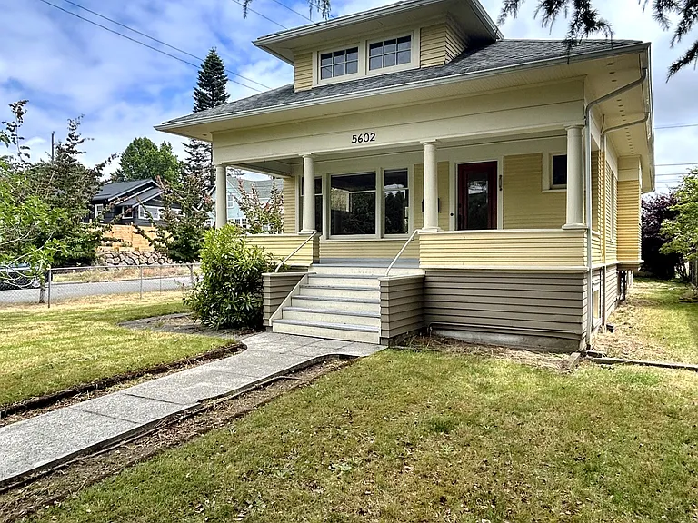 5602 46th Ave SW — Photo 1