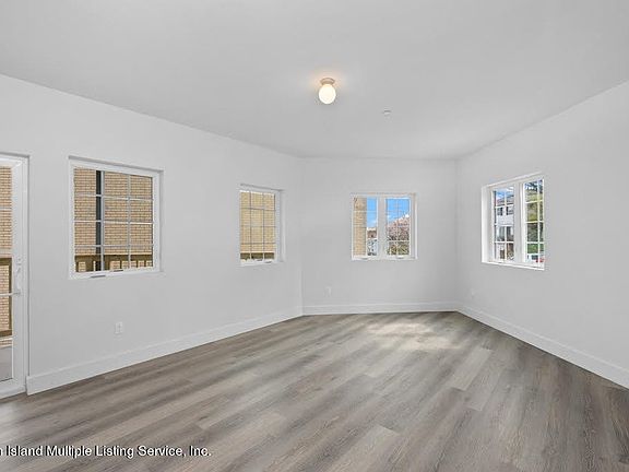 3rd image of 55 Chester Pl #1