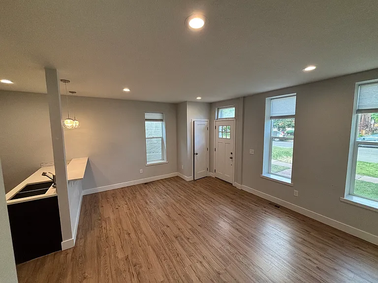 1731 N Lafayette St — Photo 4