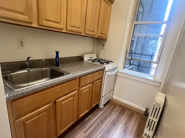 25 Ravine Ave APT 2, Yonkers, NY 10701