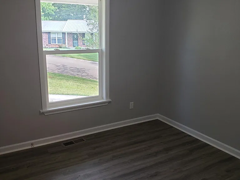 1410 Southfield Dr — Photo 11