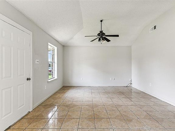 3rd image of 5808 S Oak Dr