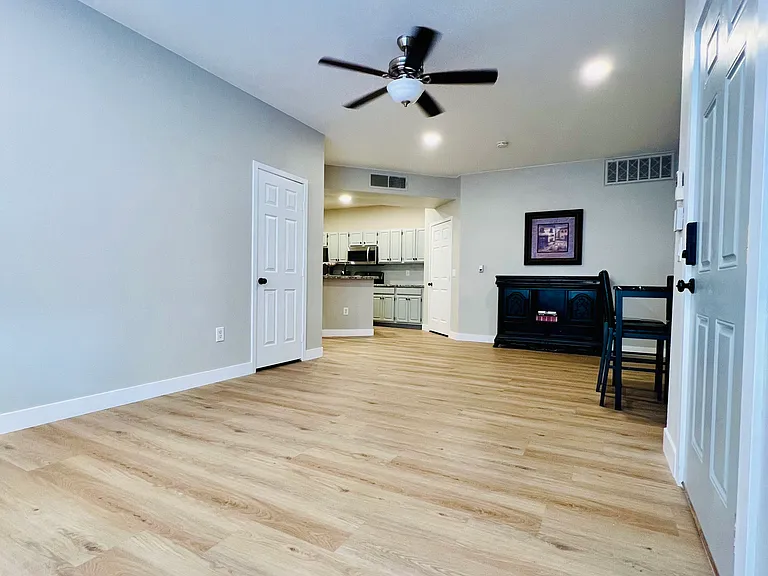 8555 W Russell Rd #1002 — Photo 3