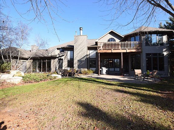 2nd image of 880 Country Club Ln