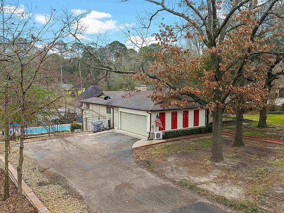 5th image of 851 Country Pl