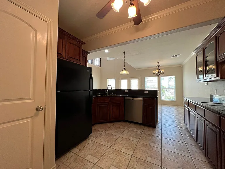 14813 Leeward Dr #404 — Photo 11