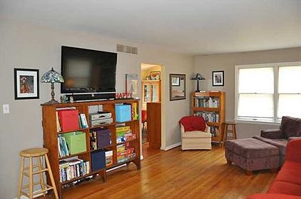 4th image of 1409 Lark Dr
