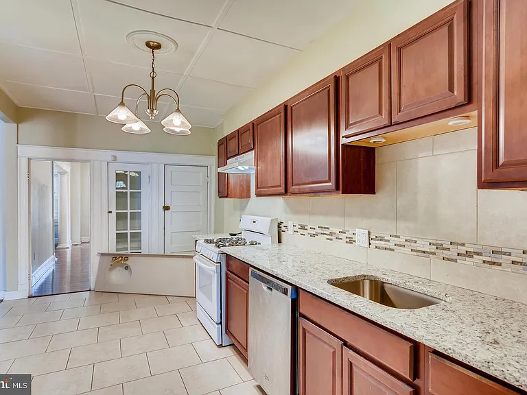 3610 Greenmount Ave — Photo 9