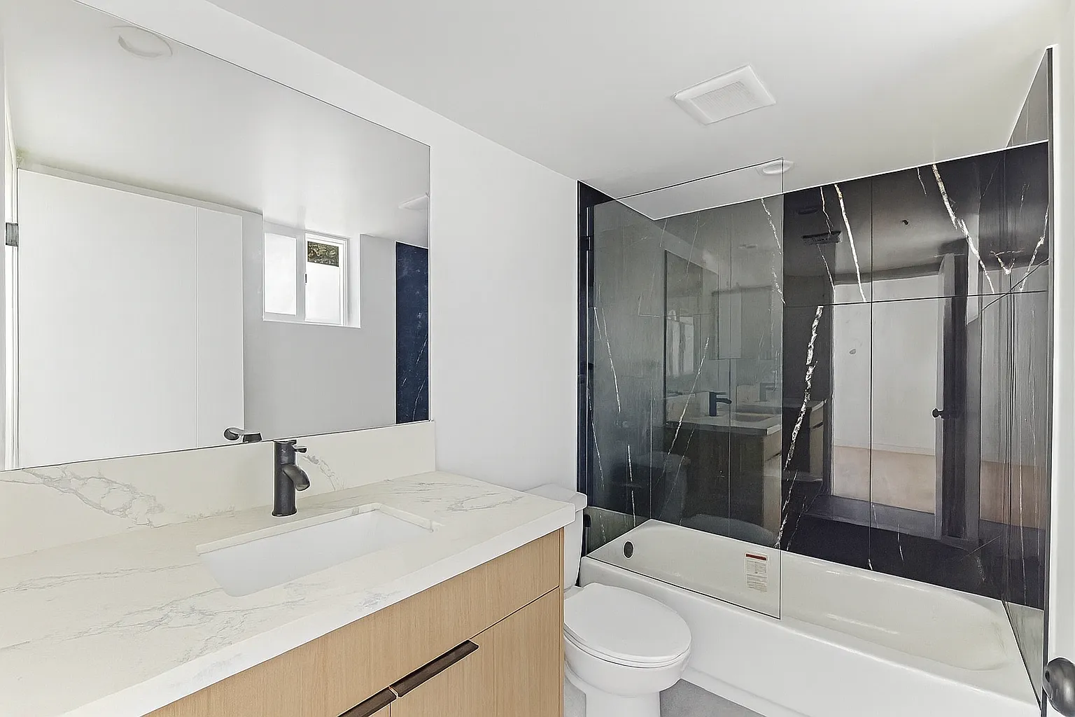 3 bed, $699 — Photo 4