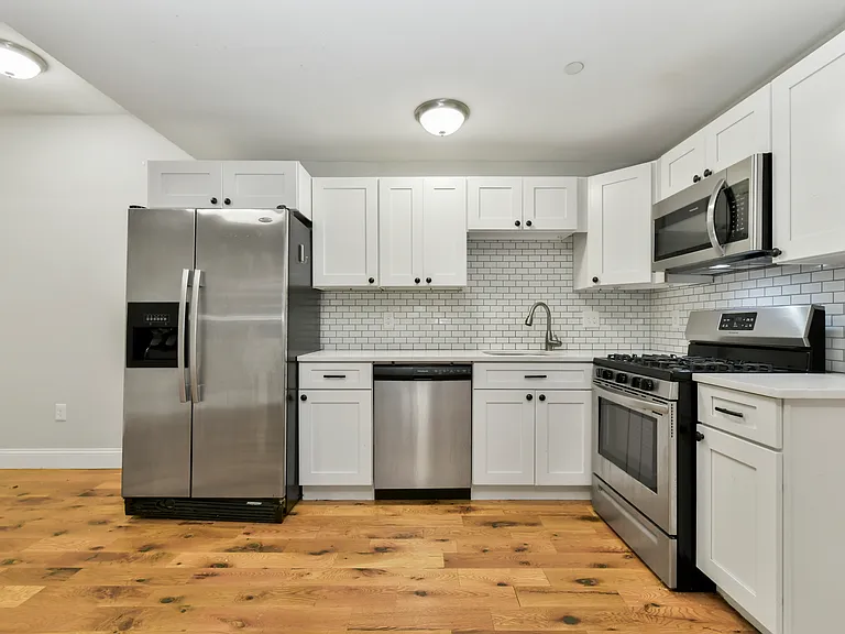 322 Saratoga St #2 — Photo 3