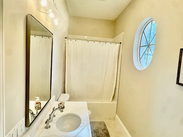 32 Bay Head Ln — Photo 16