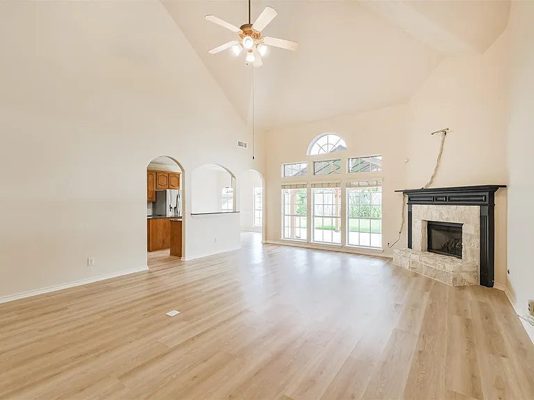 11918 Mariposa Canyon Dr — Photo 13