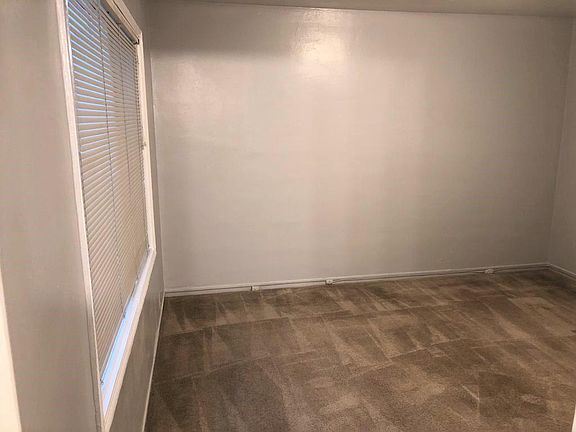 5th image of 376 Suffolk Dr