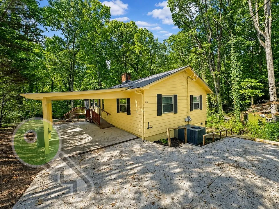 110 Chatham Ln