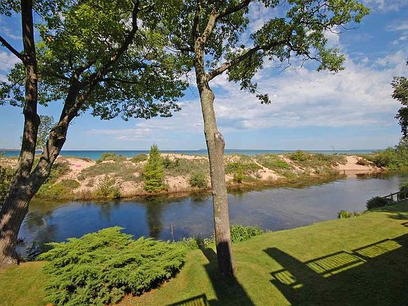 2nd image of 3/4 Great Lakes Gln