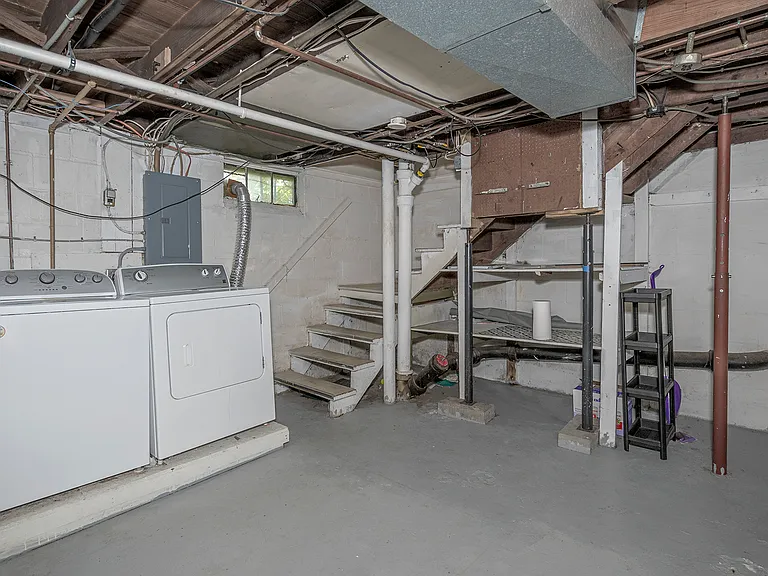 3177 Goddard Rd — Photo 17
