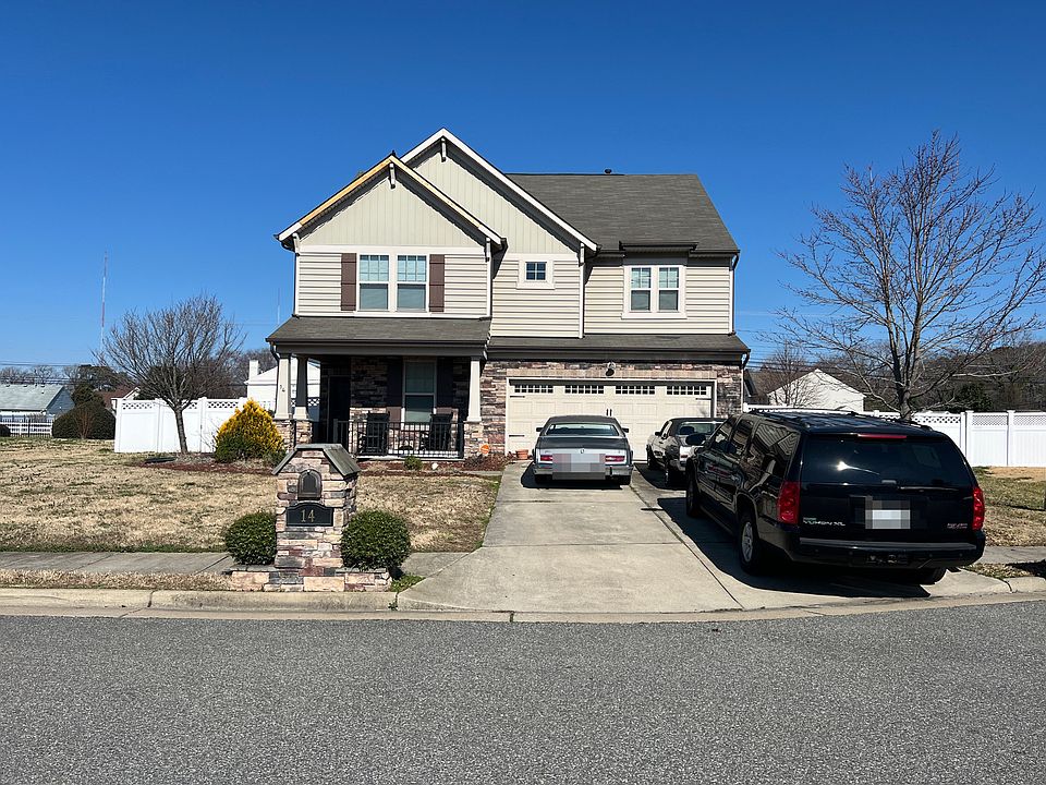 1st image of 14 Hyde Park Ct