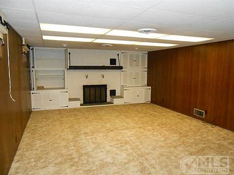 4th image of 340 Edgewood Ter