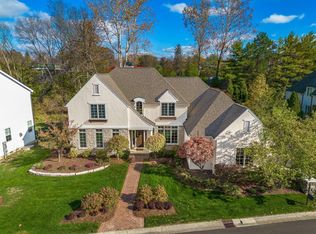 2032 Scioto Pointe Dr, Columbus, OH 43221