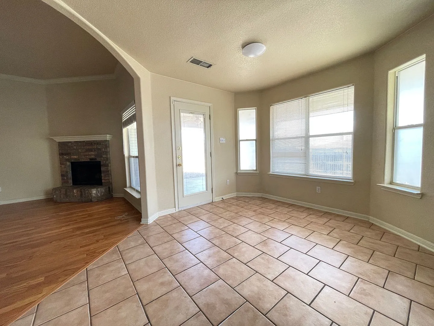 4-Bedroom House for Rent in Killeen — Photo 4