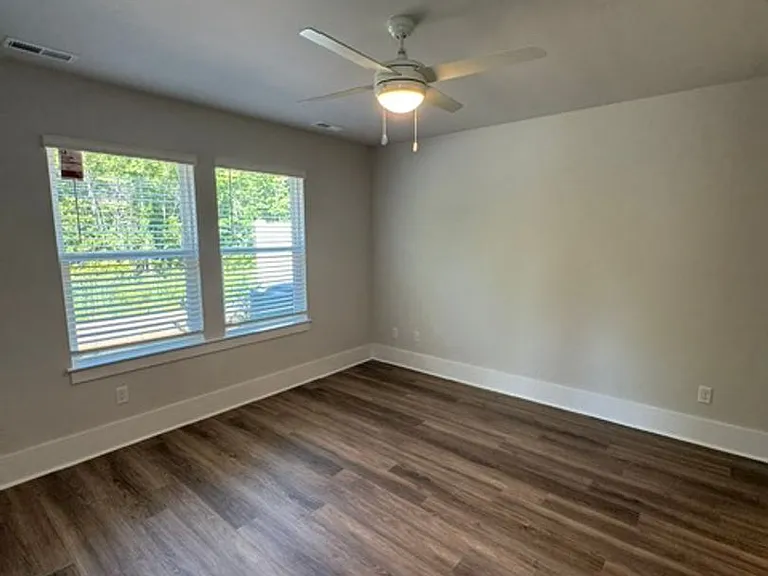 16 Cashmere Ct — Photo 7
