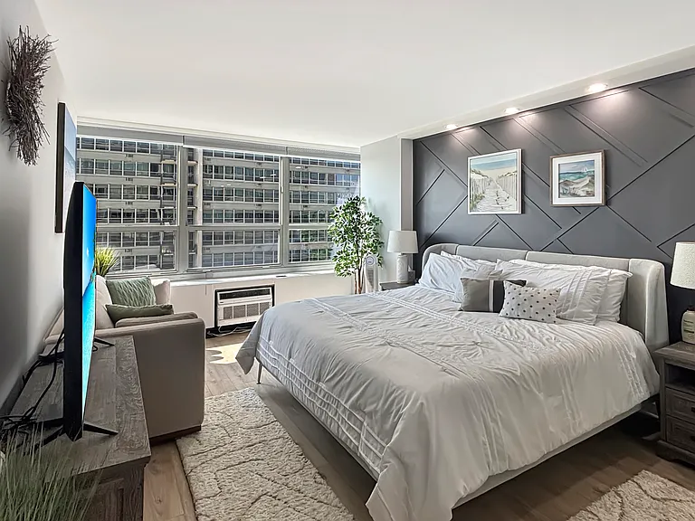 3550 N Lake Shore Dr #817 — Photo 8