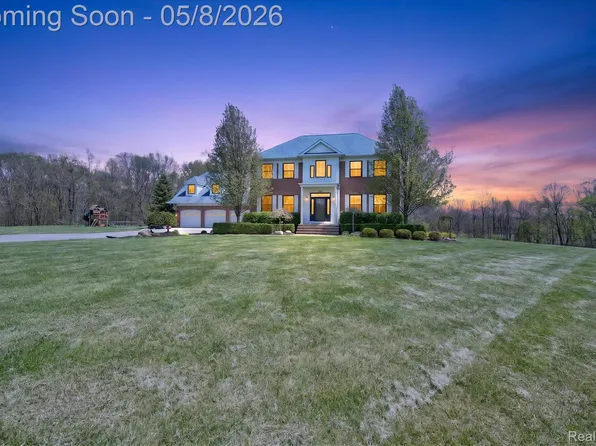 7156 Manor Ln, Fowlerville, MI 48836
