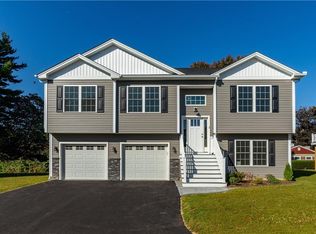 7 June Ct W, Coventry, RI 02816