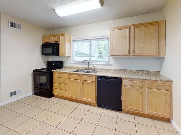 3rd image of 116 Willow Ln