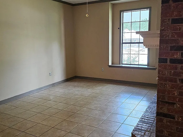 472 Brendalwood Dr #A — Photo 5