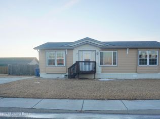 642 5th Ave SE, Dickinson, ND 58601