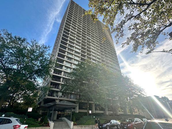 1960 N Lincoln Park West Ave #402