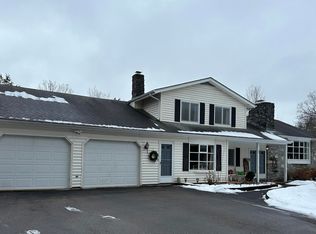 243 Cedar Ridge Dr, Colchester, VT 05446