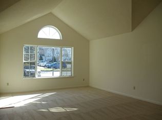 39 Spruce St, Pawling, NY 12564