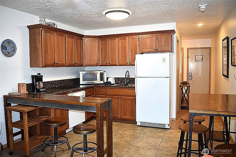 3rd image of 304 14th Street NW #115
