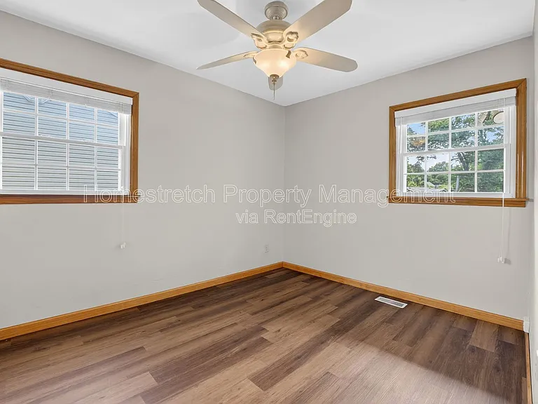 10527 Prestwick Dr — Photo 16