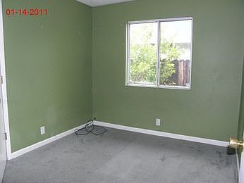 2nd image of 25 Sutters Mill Rd