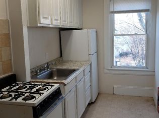 122 Fountain St APT 4, Pawtucket, RI 02860