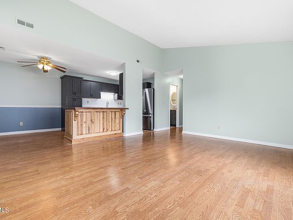 3rd image of 1413 Lodge Pine Walk #1413