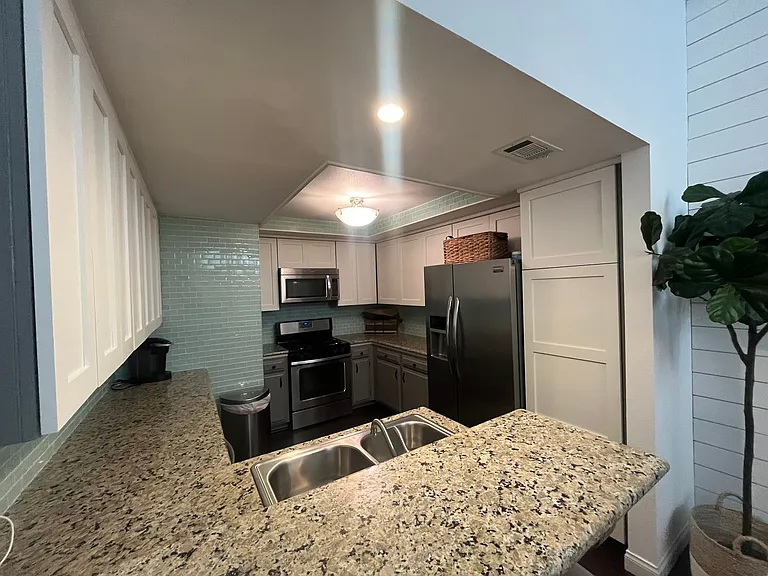 320 Foothill Rd — Photo 10