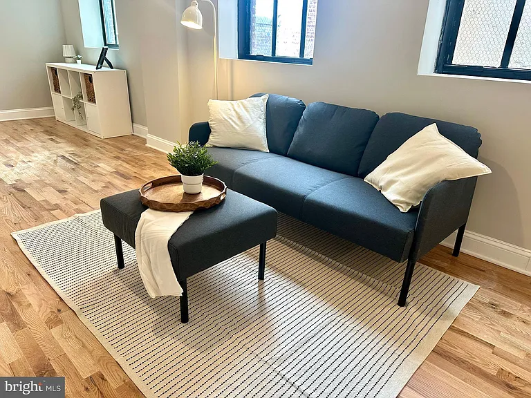 100 W Lexington St #204 — Photo 10