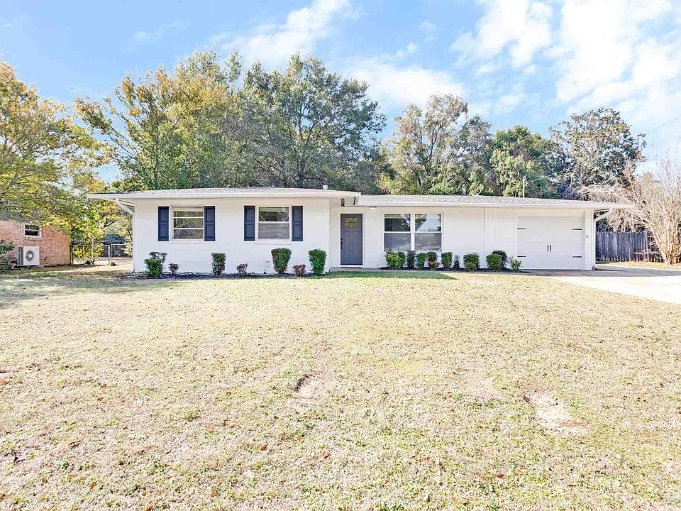1st image of 6021 Forest Glen Dr