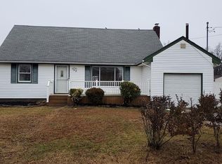 72 E Neptune Ave, Lindenhurst, NY 11757