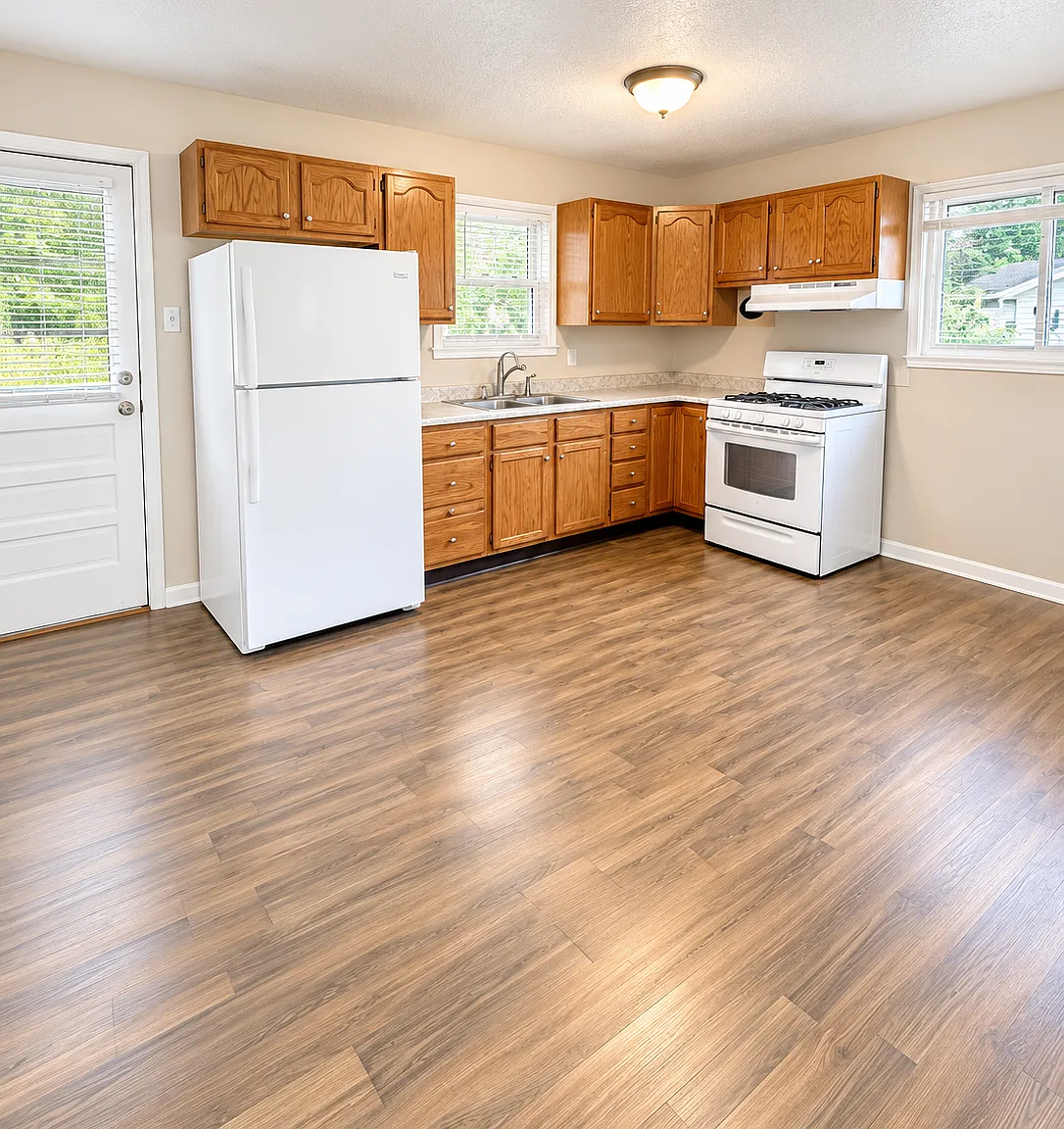 3 bed, 1000 sqft, $1,899 — Photo 4